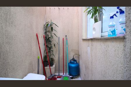 Casa de condomínio à venda com 56m², 2 quartos e 1 vagaÁrea de Serviço