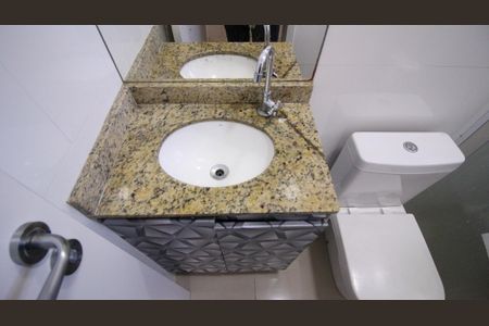 Casa de condomínio à venda com 56m², 2 quartos e 1 vagaBanheiro