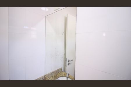 Casa de condomínio à venda com 56m², 2 quartos e 1 vagaBanheiro