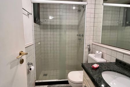 Apartamento para alugar com 51m², 1 quarto e 1 vaga Apartamento para alugar com 51m², 1 quarto e 1 vagaBanheiro da Suíte