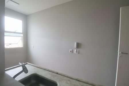 Cozinha de apartamento para alugar com 2 quartos, 58m² em Jardim Tres Marias, Guarujá