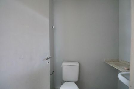 Banheiro Social de apartamento para alugar com 2 quartos, 58m² em Jardim Tres Marias, Guarujá