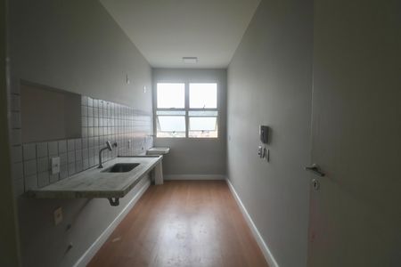 Cozinha de apartamento para alugar com 2 quartos, 58m² em Jardim Tres Marias, Guarujá