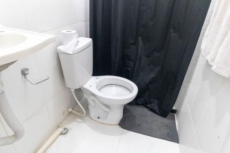 Casa para alugar com 45m², 1 quarto e sem vaga Casa para alugar com 45m², 1 quarto e sem vagaBanheiro