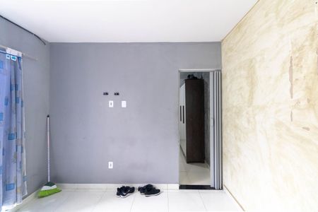 Sala de casa para alugar com 1 quarto, 45m² em Senador Vasconcelos, Rio de Janeiro