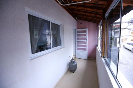 Casa para alugar com 122m², 2 quartos e 1 vaga Casa para alugar com 122m², 2 quartos e 1 vagaVaranda