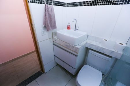 Casa para alugar com 122m², 2 quartos e 1 vaga Casa para alugar com 122m², 2 quartos e 1 vagaBanheiro