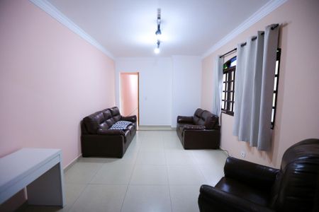 Casa para alugar com 122m², 2 quartos e 1 vaga Casa para alugar com 122m², 2 quartos e 1 vagaSala