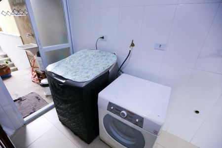 Casa para alugar com 122m², 2 quartos e 1 vaga Casa para alugar com 122m², 2 quartos e 1 vagaCozinha e Área de Serviço