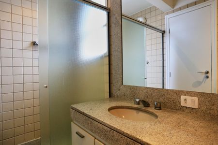 Apartamento para alugar com 150m², 4 quartos e 2 vagasBanheiro