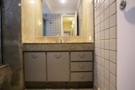 Apartamento para alugar com 150m², 4 quartos e 2 vagasBanheiro da Suíte