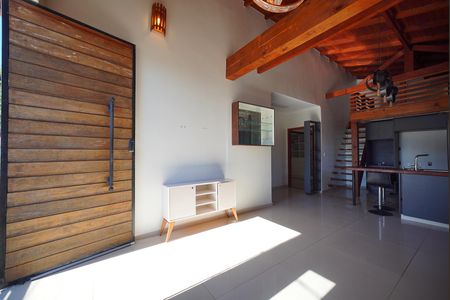Sala de casa para alugar com 2 quartos, 110m² em Barra da Lagoa, Florianópolis