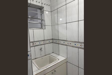 Área de serviço de apartamento para alugar com 2 quartos, 48m² em Jardim Adriana, Guarulhos