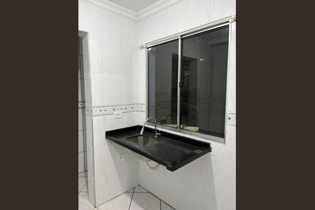 Cozinha de apartamento para alugar com 2 quartos, 48m² em Jardim Adriana, Guarulhos