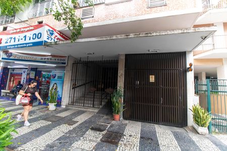 Apartamento à venda com 80m², 2 quartos e sem vagaFachada