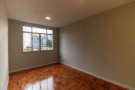 Apartamento à venda com 80m², 2 quartos e sem vagaSala