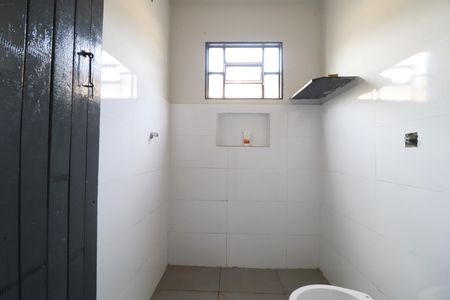 Banheiro de casa para alugar com 1 quarto, 45m² em Jardim Ipanema, Uberlândia