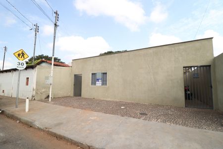 Casa para alugar com 45m², 1 quarto e sem vagaPlaquinha