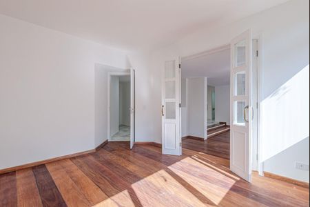 Apartamento à venda com 240m², 3 quartos e 4 vagas
