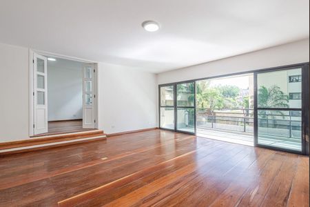 Apartamento à venda com 240m², 3 quartos e 4 vagas