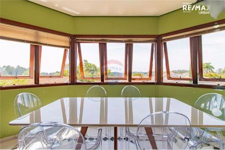Casa à venda com 452m², 4 quartos e 7 vagas