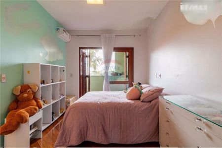 Casa à venda com 4 quartos, 452m² em Morada dos Pinheiros (Aldeia da Serra), Barueri