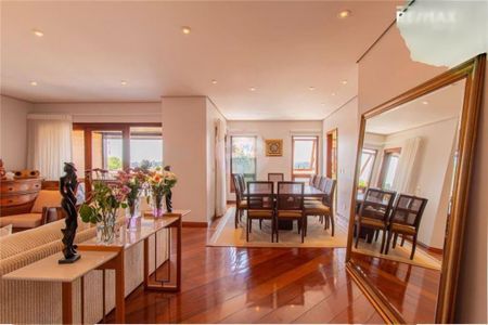 Casa à venda com 452m², 4 quartos e 7 vagas