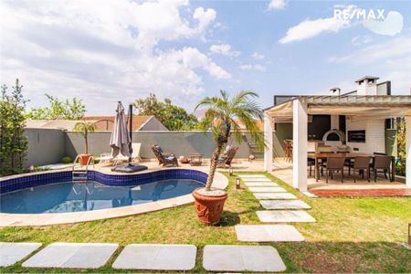 Casa à venda com 452m², 4 quartos e 7 vagas