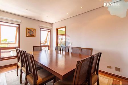 Casa à venda com 452m², 4 quartos e 7 vagas