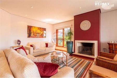 Casa à venda com 452m², 4 quartos e 7 vagas