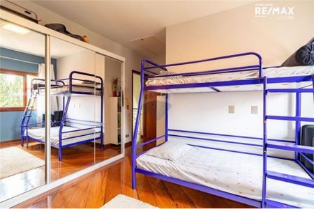 Casa à venda com 452m², 4 quartos e 7 vagas