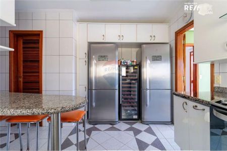 Casa à venda com 452m², 4 quartos e 7 vagas