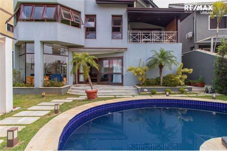 Casa à venda com 452m², 4 quartos e 7 vagas