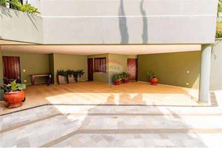Casa à venda com 452m², 4 quartos e 7 vagas