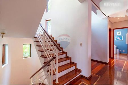 Casa à venda com 452m², 4 quartos e 7 vagas