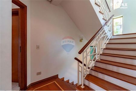 Casa à venda com 452m², 4 quartos e 7 vagas