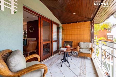 Casa à venda com 452m², 4 quartos e 7 vagas