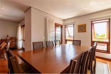 Casa à venda com 452m², 4 quartos e 7 vagas