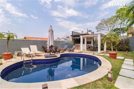 Casa à venda com 4 quartos, 452m² em Morada dos Pinheiros (Aldeia da Serra), Barueri