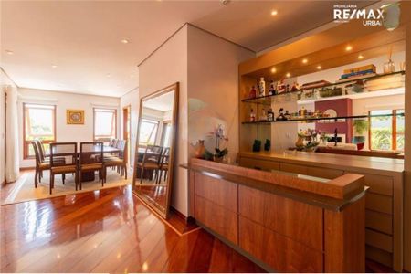 Casa à venda com 452m², 4 quartos e 7 vagas