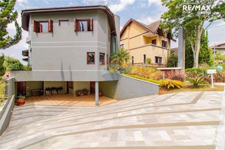 Casa à venda com 452m², 4 quartos e 7 vagas