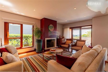 Casa à venda com 452m², 4 quartos e 7 vagas