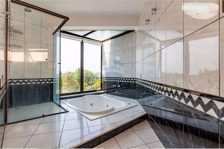 Casa à venda com 452m², 4 quartos e 7 vagas