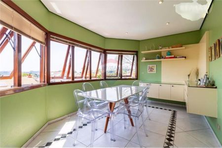 Casa à venda com 452m², 4 quartos e 7 vagas