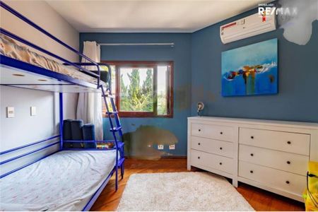 Casa à venda com 452m², 4 quartos e 7 vagas