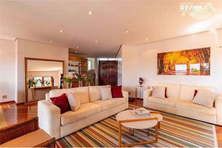 Casa à venda com 452m², 4 quartos e 7 vagas