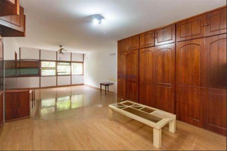 Casa à venda com 450m², 4 quartos e 4 vagas
