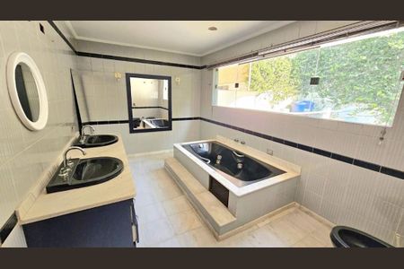 Casa à venda com 4 quartos, 450m² em Retiro Morumbi, São Paulo