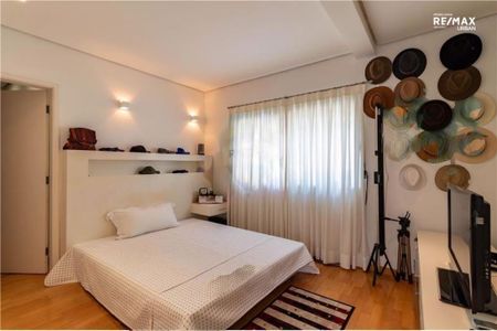 Casa à venda com 4 quartos, 546m² em Morada das Flores (Aldeia da Serra), Barueri