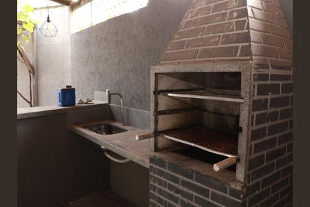 Casa à venda com 120m², 2 quartos e 2 vagasChurrasqueira